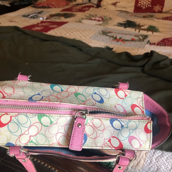 Pink and Cream Vintage Coach Bag - Picture 14 of 15